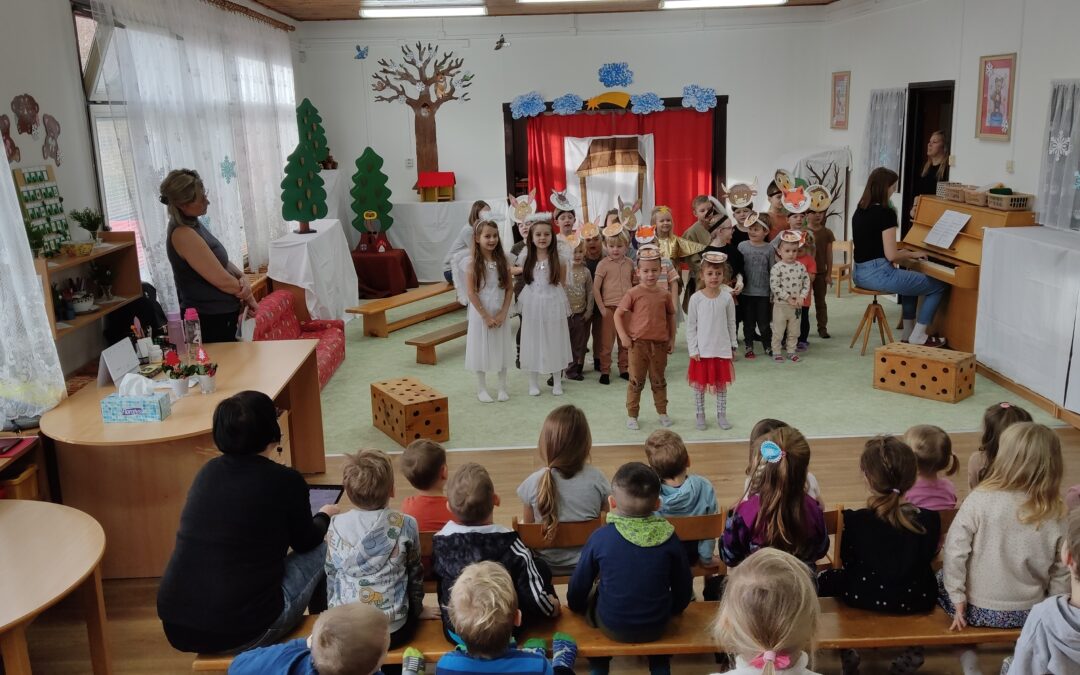 Děti hrají dětem aneb návštěva Štěňátek v MŠ Longenova
