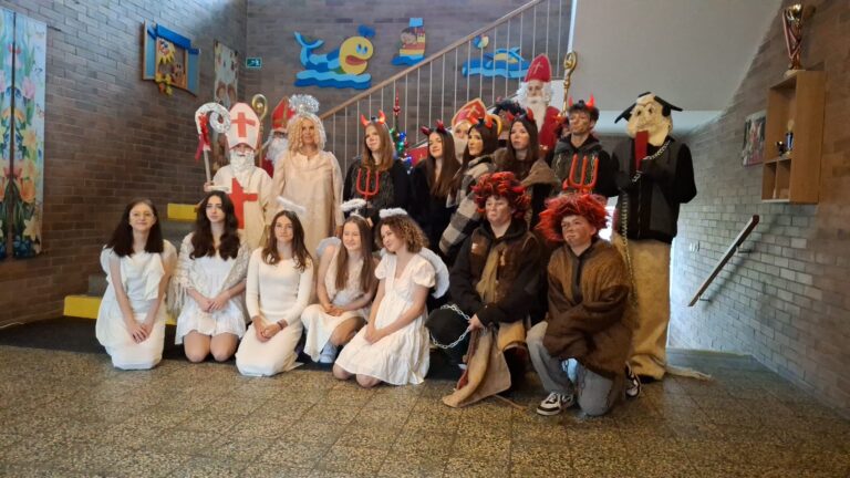 Mikulášská návštěva v naší školce – spolupráce se ZŠ Dukelská