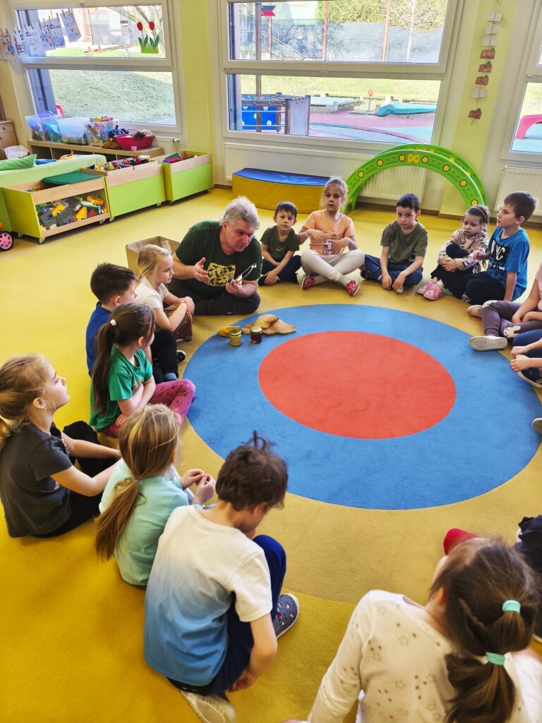 Setkání se včelařem Na paloučku.